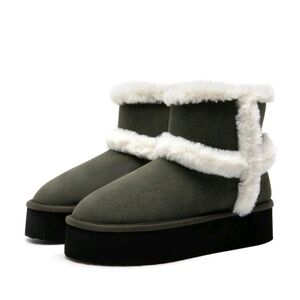 Women's Faux Fur Lined Platform Boots - Green